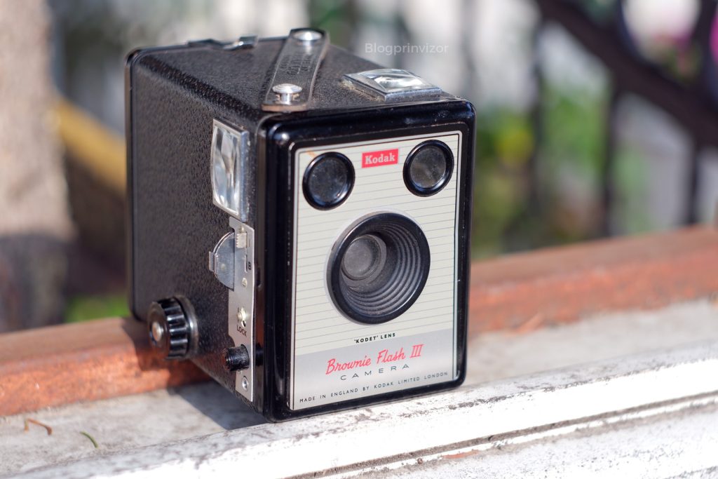 
Kodak Eastman Brownie Flash III 