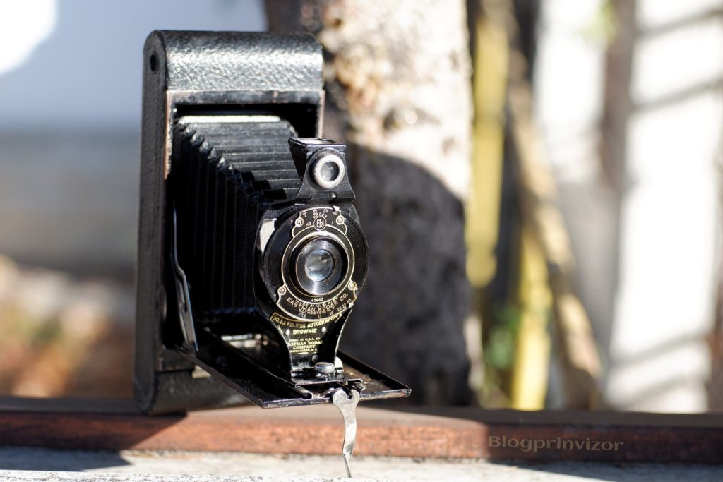 Kodak Eastman: Folding Autographic Brownie No.2A 